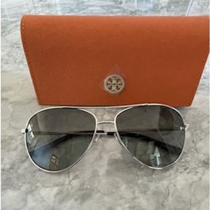Silver Frame Tory Burch Subglasses